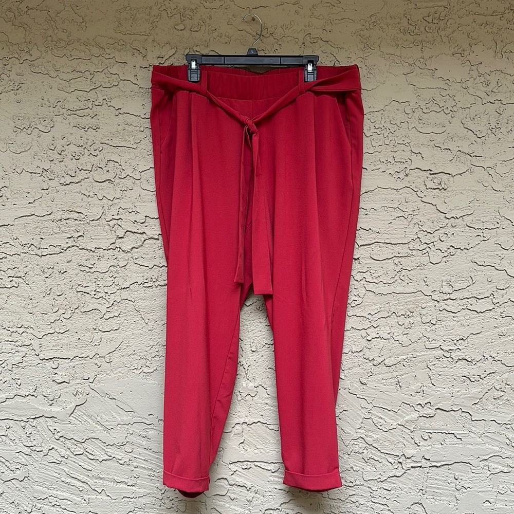 Torrid Cropped Dress Pants w/belt